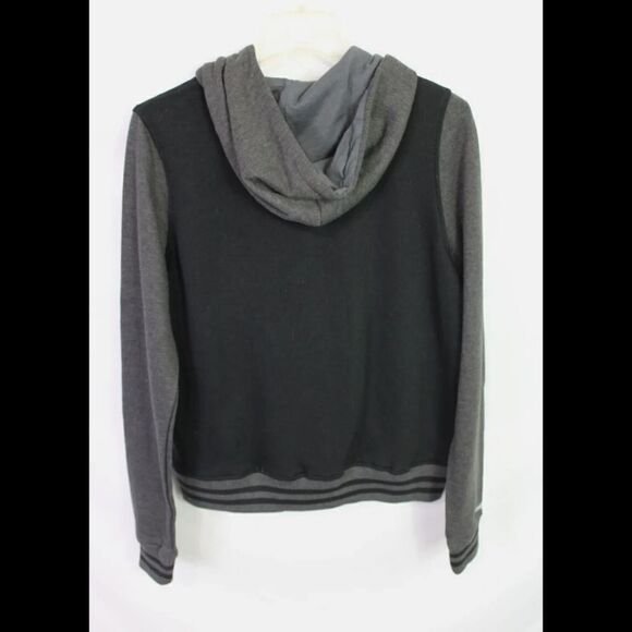 MITCHELL & NESS SIZE S HOUSTON ROCKETS JACKET GRAY BLACK HOODED SNAP FRONT NEW - Picture 2 of 8